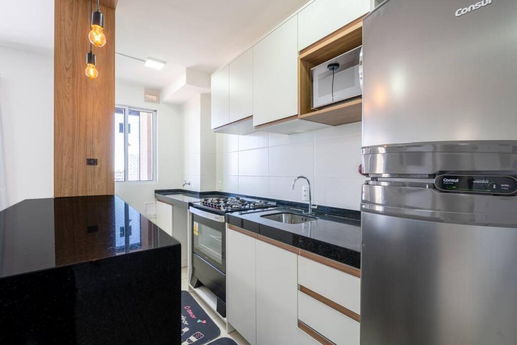 Apartment A 150 M Da Com Sacada, Wi-fi, Piscina, Portaria 24h, Playground E Vaga De Garagem *