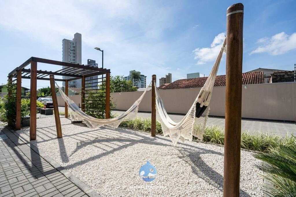 Apartment A 150 M Da Com Sacada, Wi-fi, Piscina, Portaria 24h, Playground E Vaga De Garagem *
