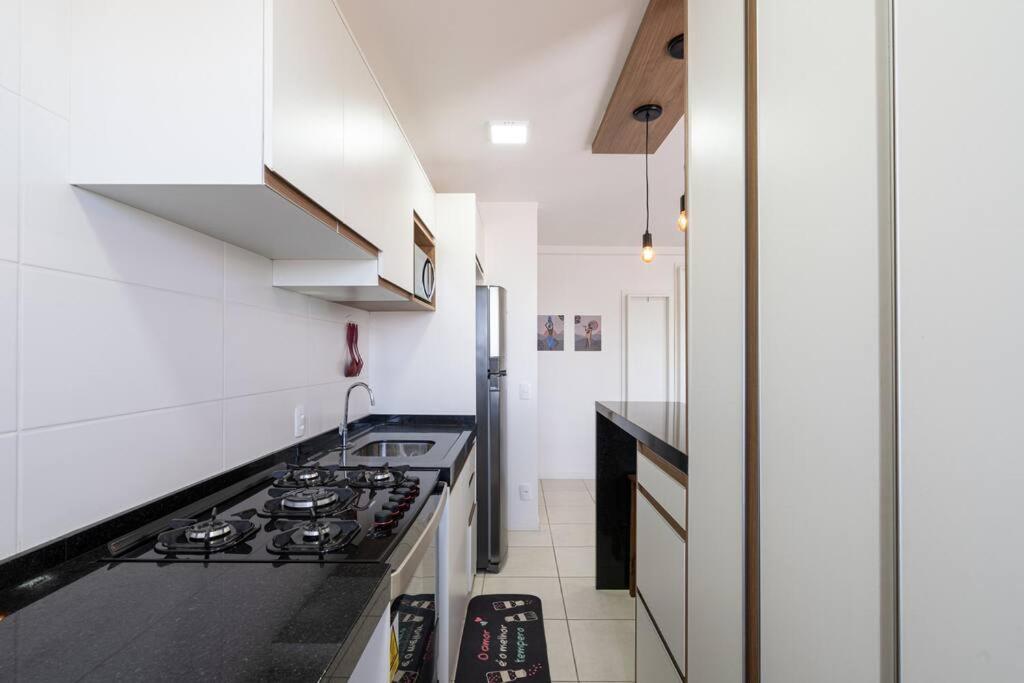 Apartment A 150 M Da Com Sacada, Wi-fi, Piscina, Portaria 24h, Playground E Vaga De Garagem