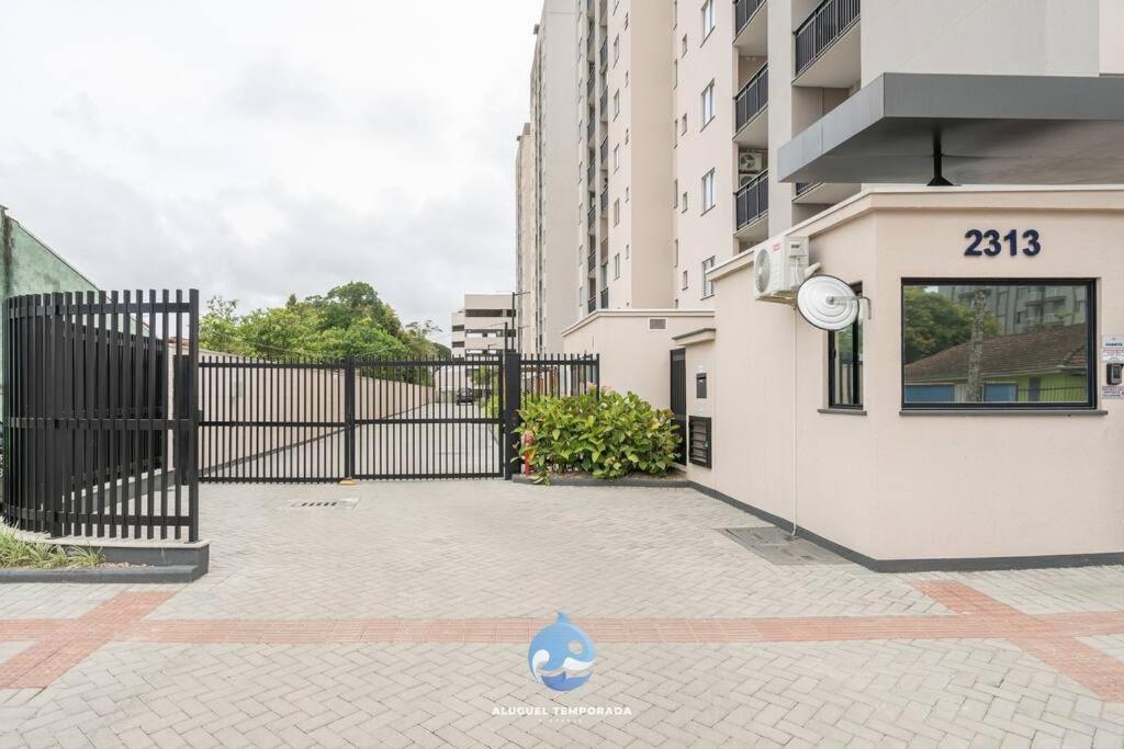 A 150 M Da Com Sacada, Wi-fi, Piscina, Portaria 24h, Playground E Vaga De Garagem Apartment Picarras