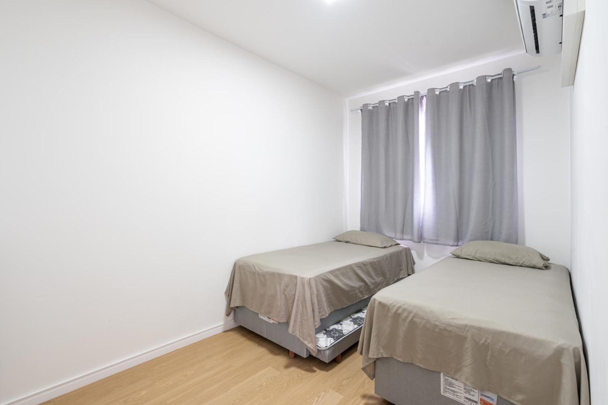 A 150 M Da Com Sacada, Wi-fi, Piscina, Portaria 24h, Playground E Vaga De Garagem Apartment Picarras